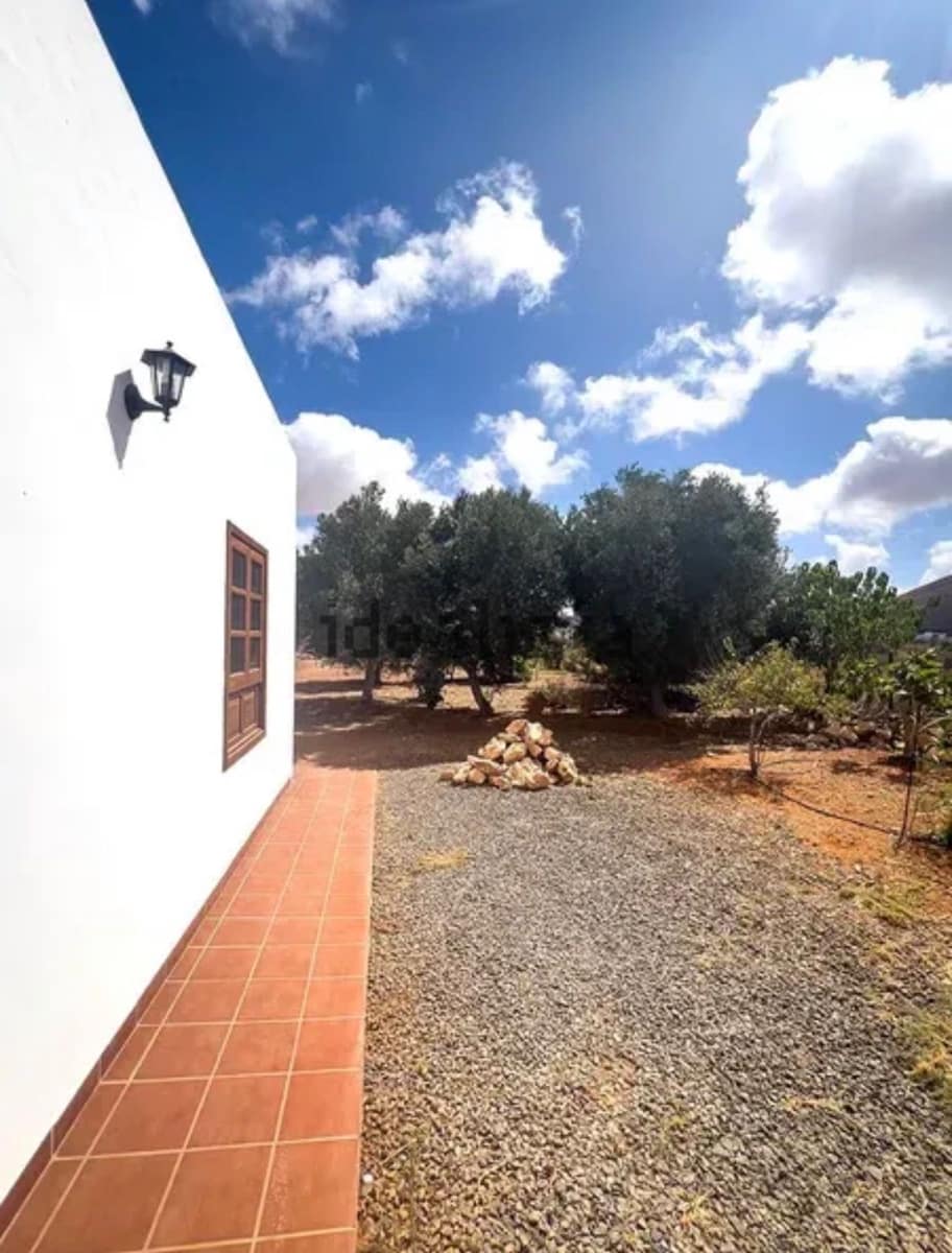 7 bedroom Villa for sale in Tetir - € 617,000 (Ref: 9819966)