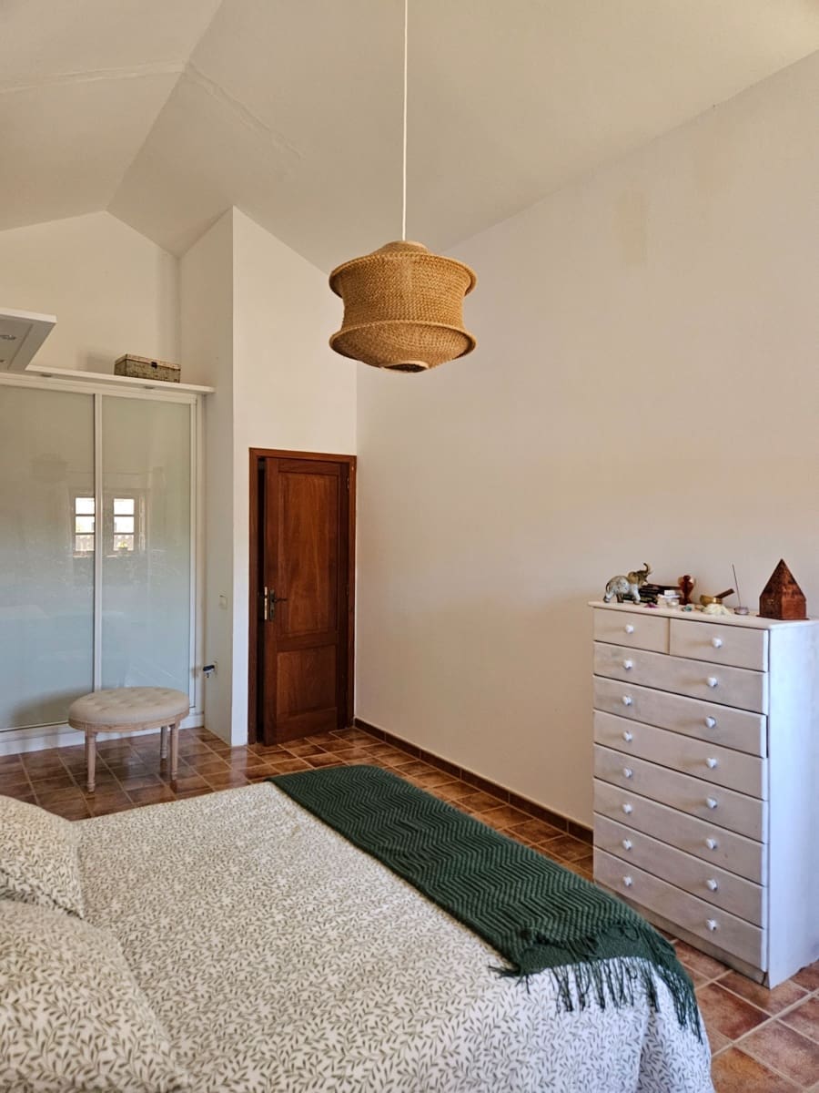 7 bedroom Villa for sale in Tetir - € 617,000 (Ref: 9819966)