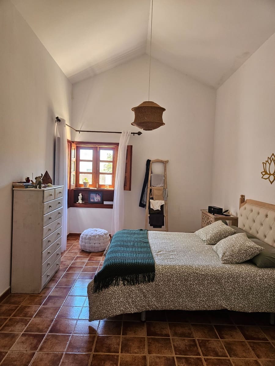 7 bedroom Villa for sale in Tetir - € 617,000 (Ref: 9819966)