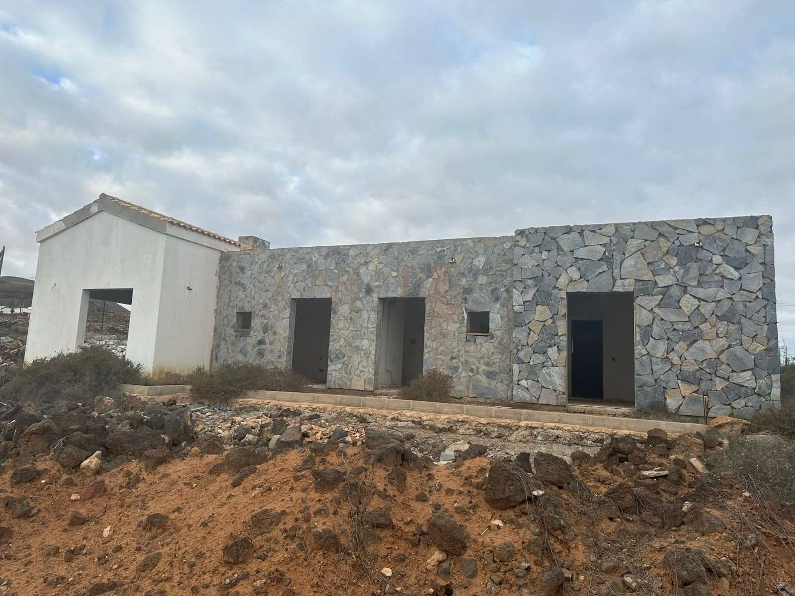 4 bedroom Villa for sale in Villaverde - € 395,000 (Ref: 9819967)