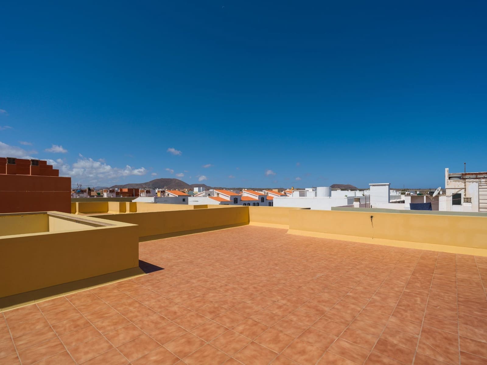 3 bedroom Flat for sale in Corralejo - € 330,000 (Ref: 9821849)