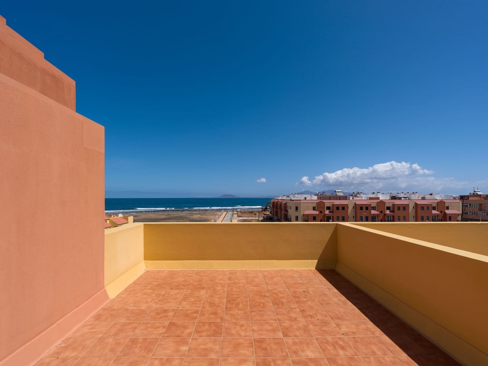 3 bedroom Flat for sale in Corralejo - € 330,000 (Ref: 9821849)