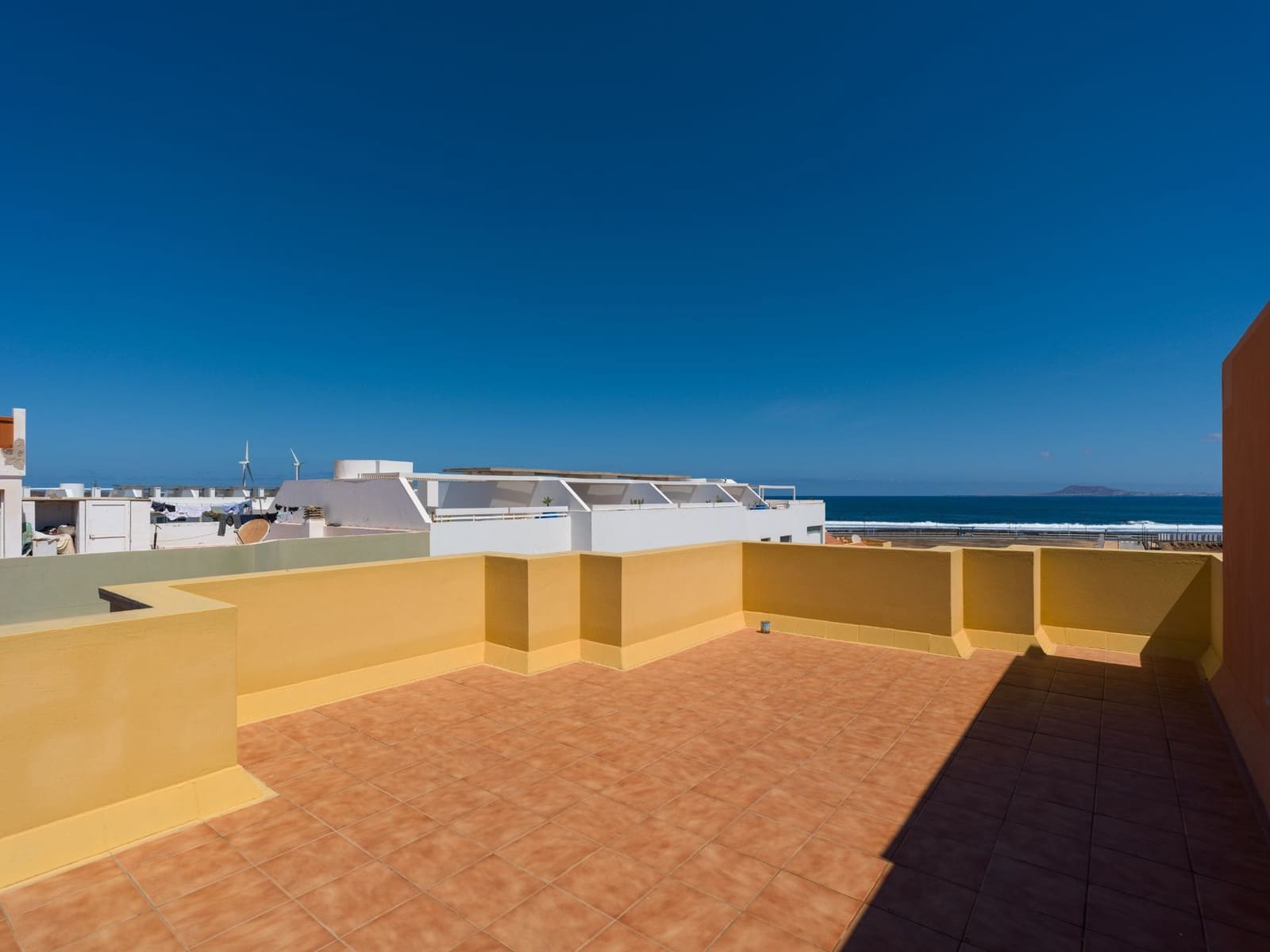3 bedroom Flat for sale in Corralejo - € 330,000 (Ref: 9821849)
