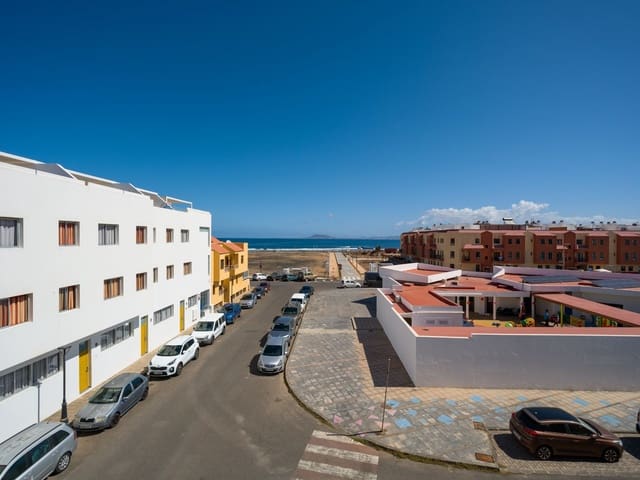 3 soveværelse Lejlighed til salg i Corralejo, La Oliva - € 330.000 (Ref: 9821849)