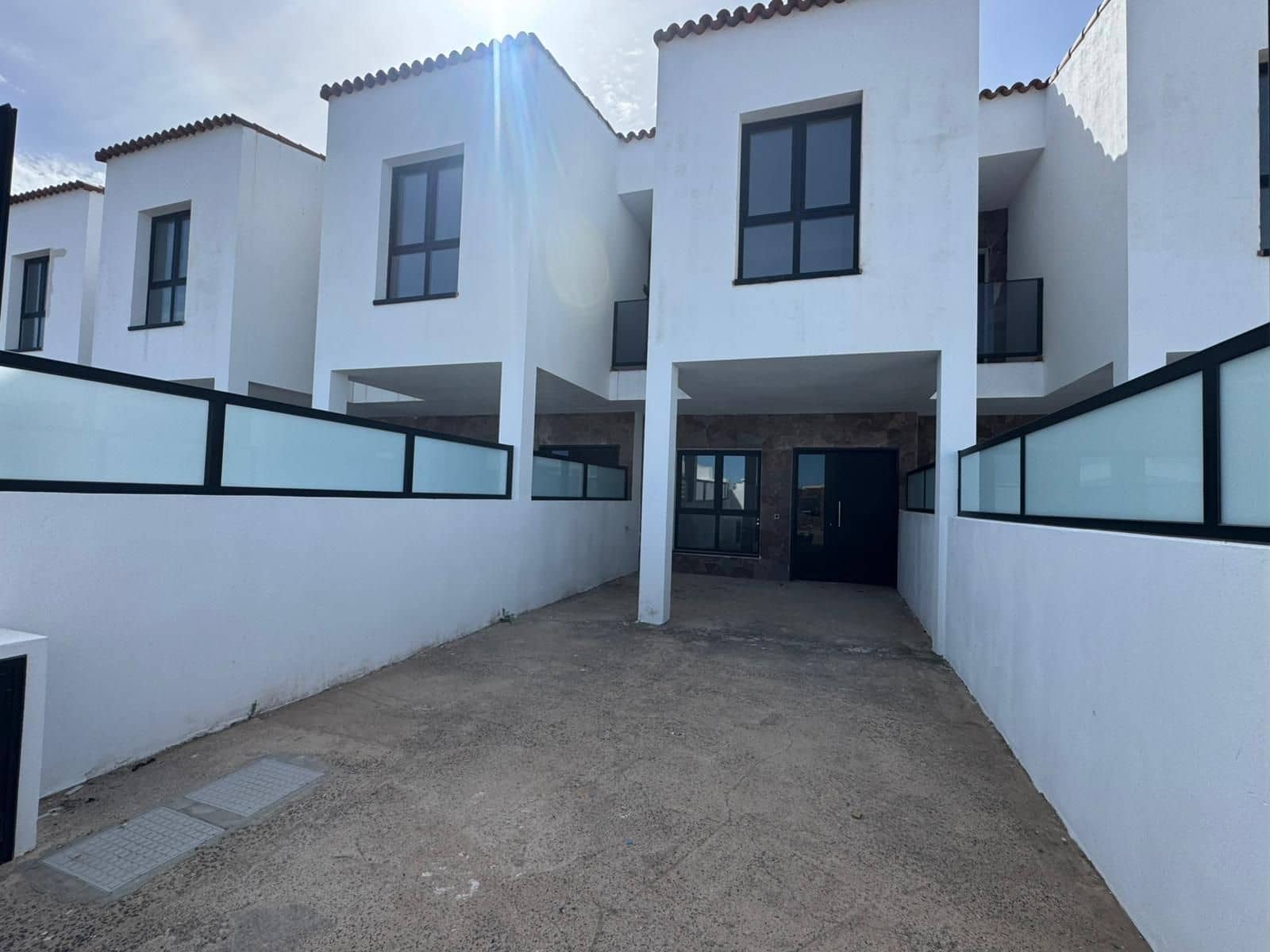 3 bedroom Semi-detached Villa for sale in La Oliva - € 230,000 (Ref: 9830773)