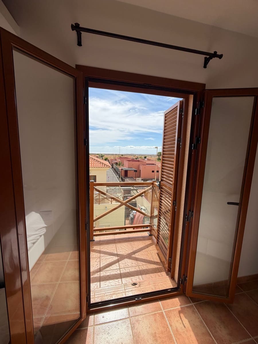 2 bedroom Villa for sale in Tamaragua - € 260,000 (Ref: 9833341)