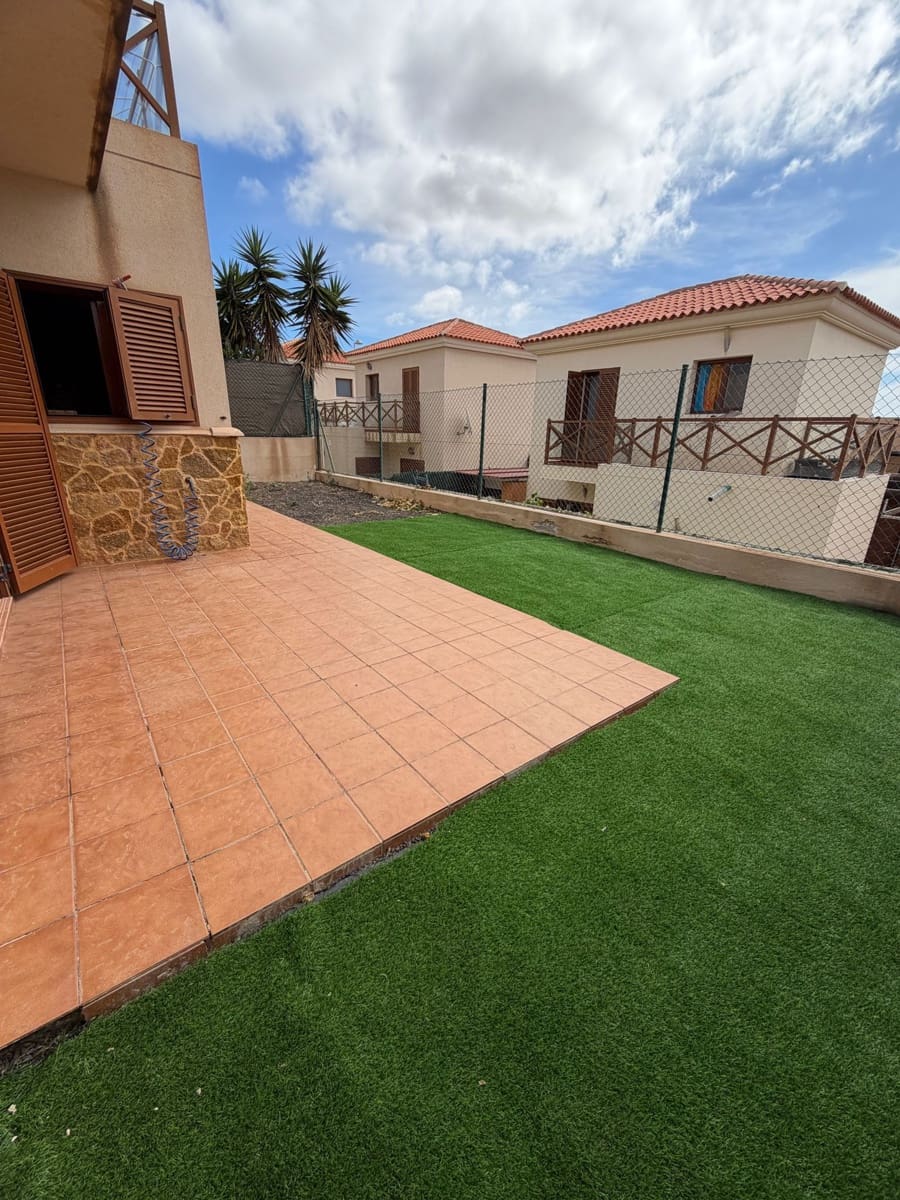 2 bedroom Villa for sale in Tamaragua - € 260,000 (Ref: 9833341)