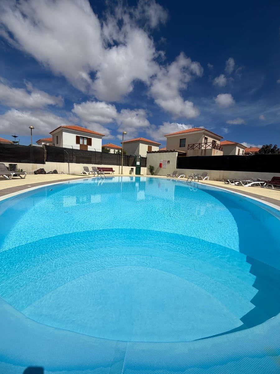 2 bedroom Villa for sale in Tamaragua - € 260,000 (Ref: 9833341)