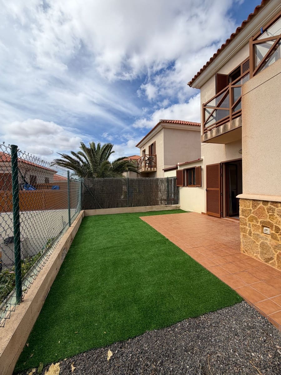 2 bedroom Villa for sale in Tamaragua - € 260,000 (Ref: 9833341)