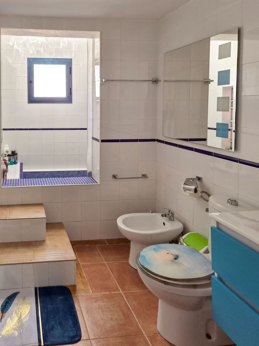 2 bedroom Semi-detached Villa for sale in Caleta de Fuste - € 249,000 (Ref: 9835948)
