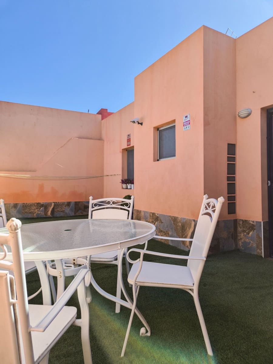 2 bedroom Semi-detached Villa for sale in Caleta de Fuste - € 249,000 (Ref: 9835948)
