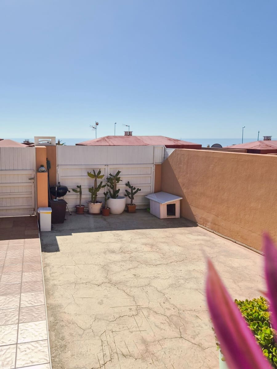 2 bedroom Semi-detached Villa for sale in Caleta de Fuste - € 249,000 (Ref: 9835948)