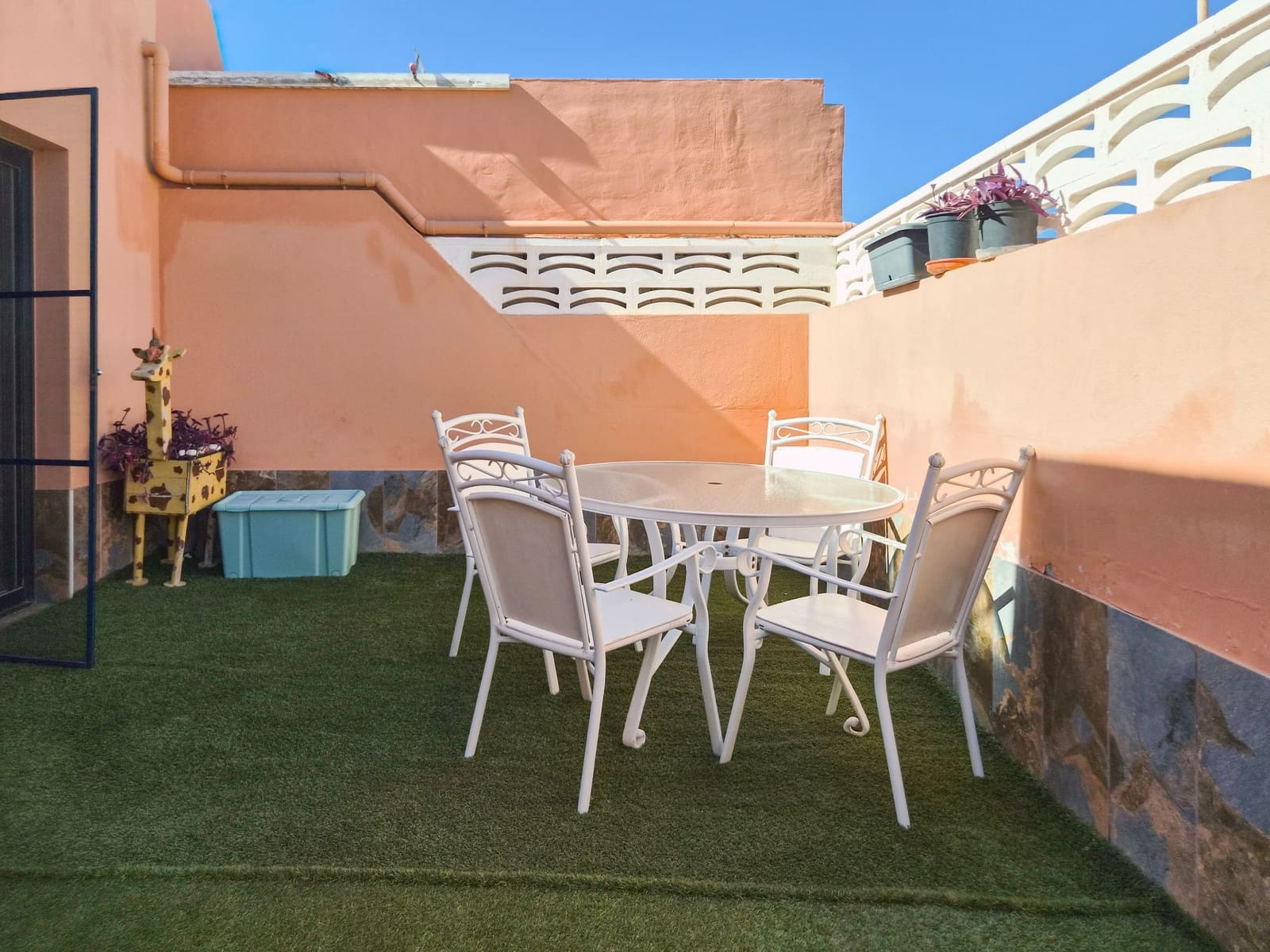 2 bedroom Semi-detached Villa for sale in Caleta de Fuste - € 249,000 (Ref: 9835948)