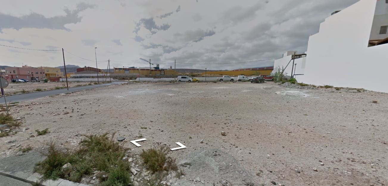 Building Plot for sale in Puerto del Rosario - € 80,000 (Ref: 9835949)