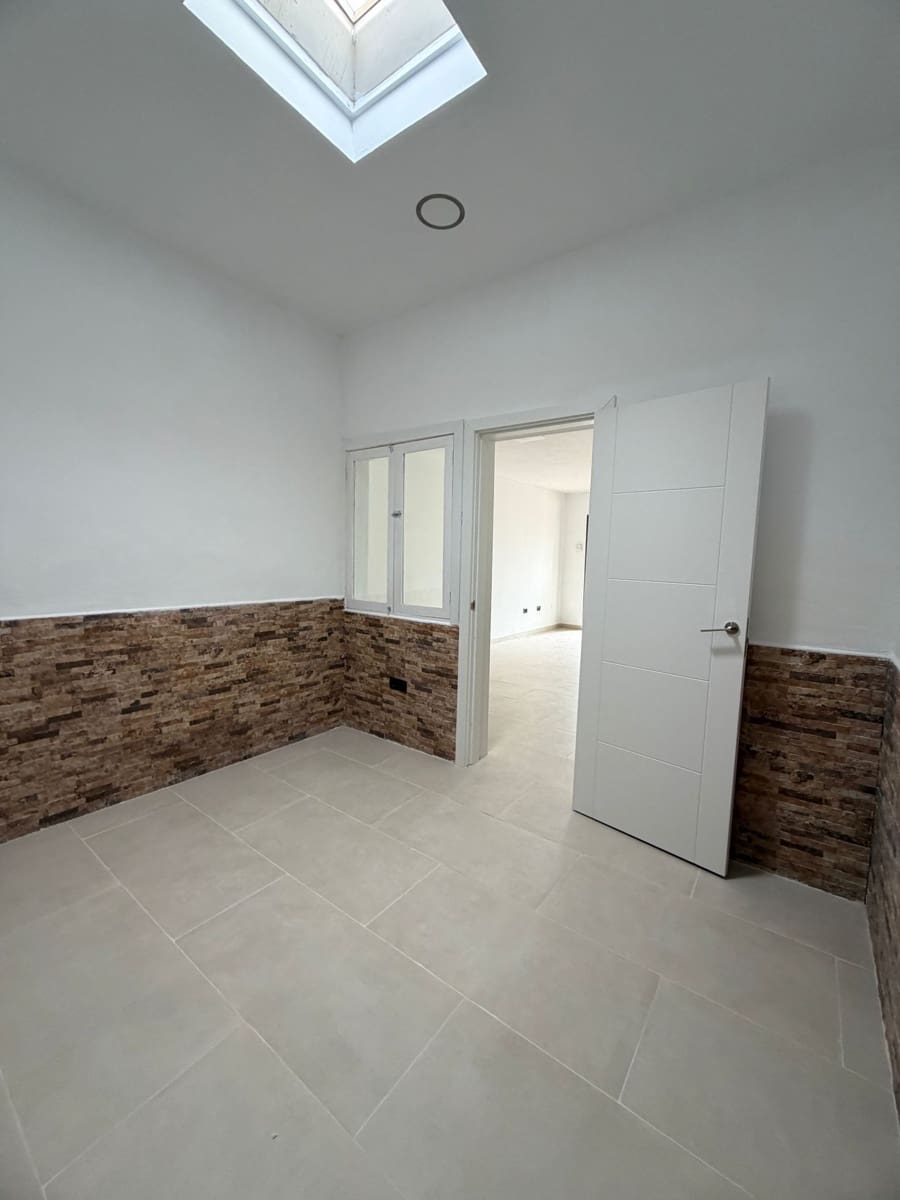 2 bedroom Bungalow for sale in Caleta de Fuste - € 205,000 (Ref: 9838949)