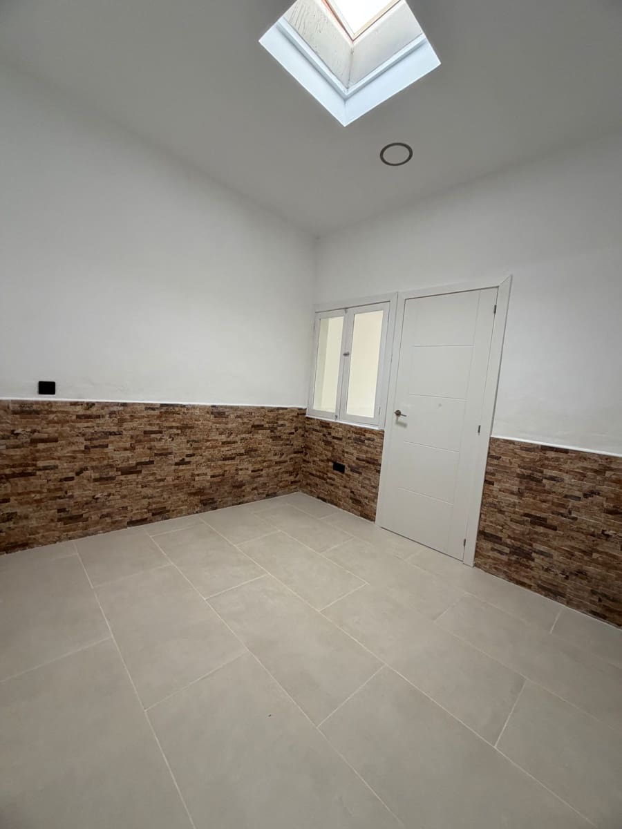 2 bedroom Bungalow for sale in Caleta de Fuste - € 205,000 (Ref: 9838949)