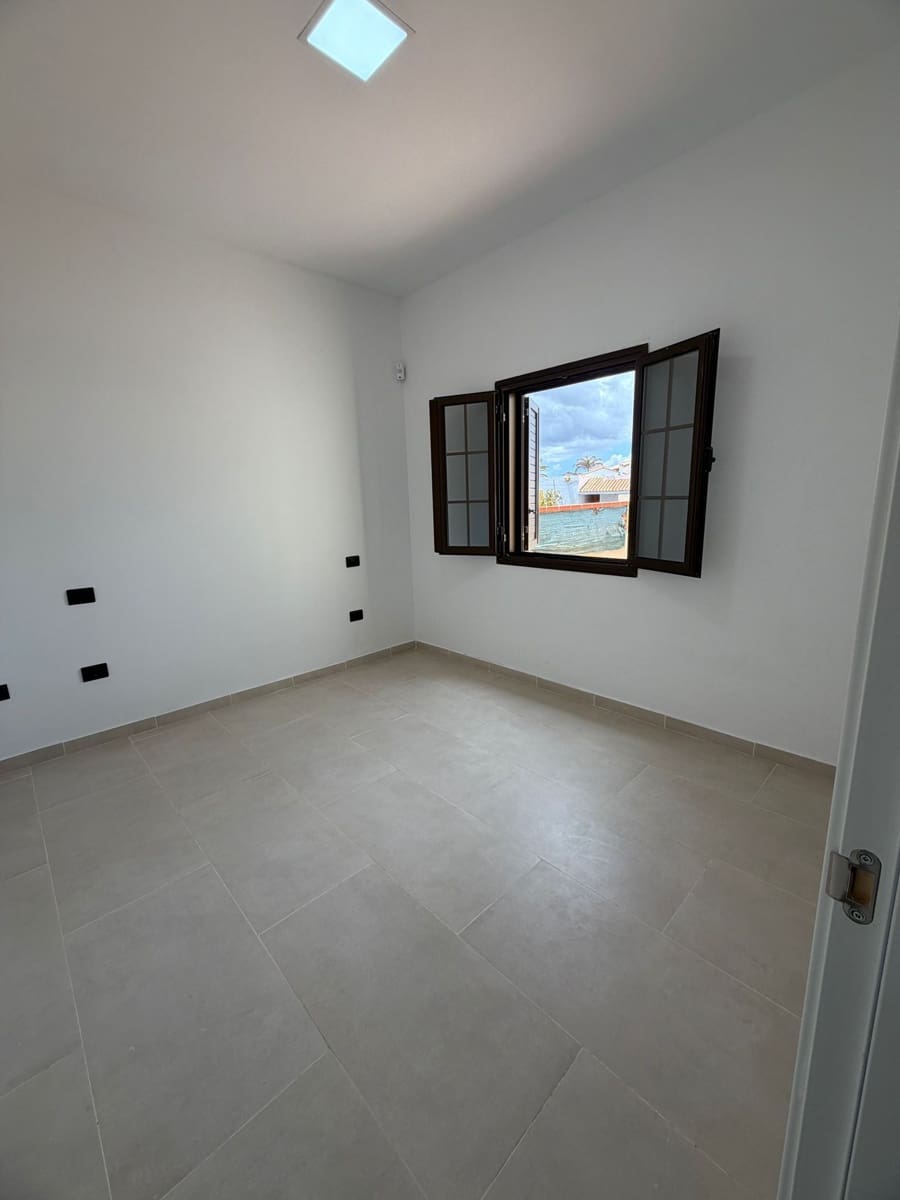 2 bedroom Bungalow for sale in Caleta de Fuste - € 205,000 (Ref: 9838949)