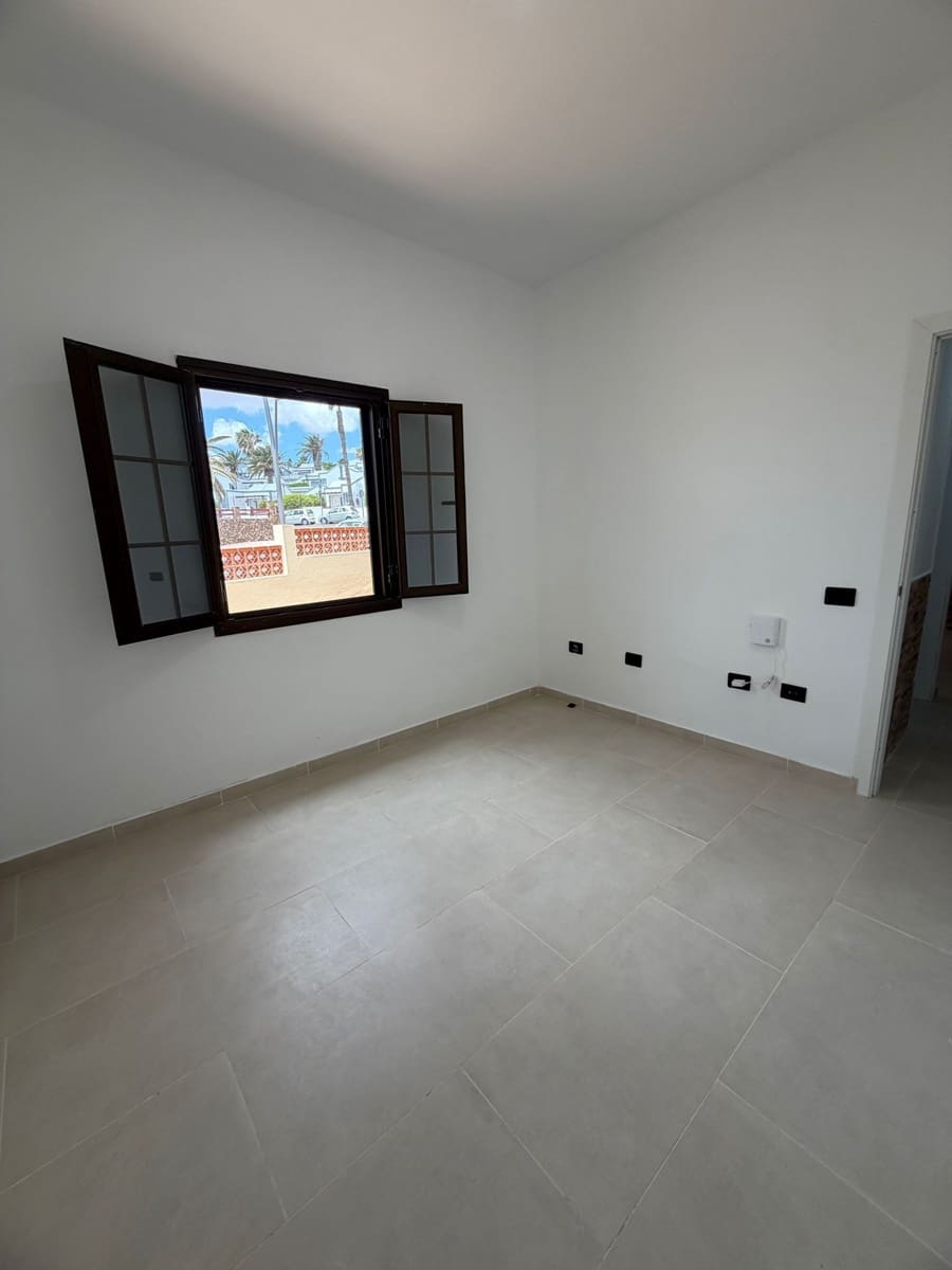 2 bedroom Bungalow for sale in Caleta de Fuste - € 205,000 (Ref: 9838949)