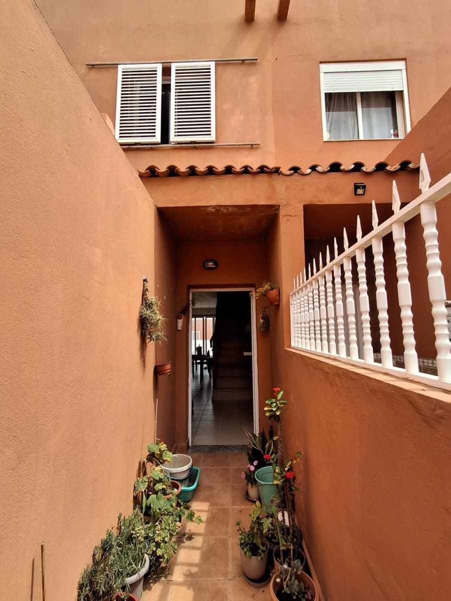 2 bedroom Semi-detached Villa for sale in Puerto del Rosario - € 225,000 (Ref: 9845069)