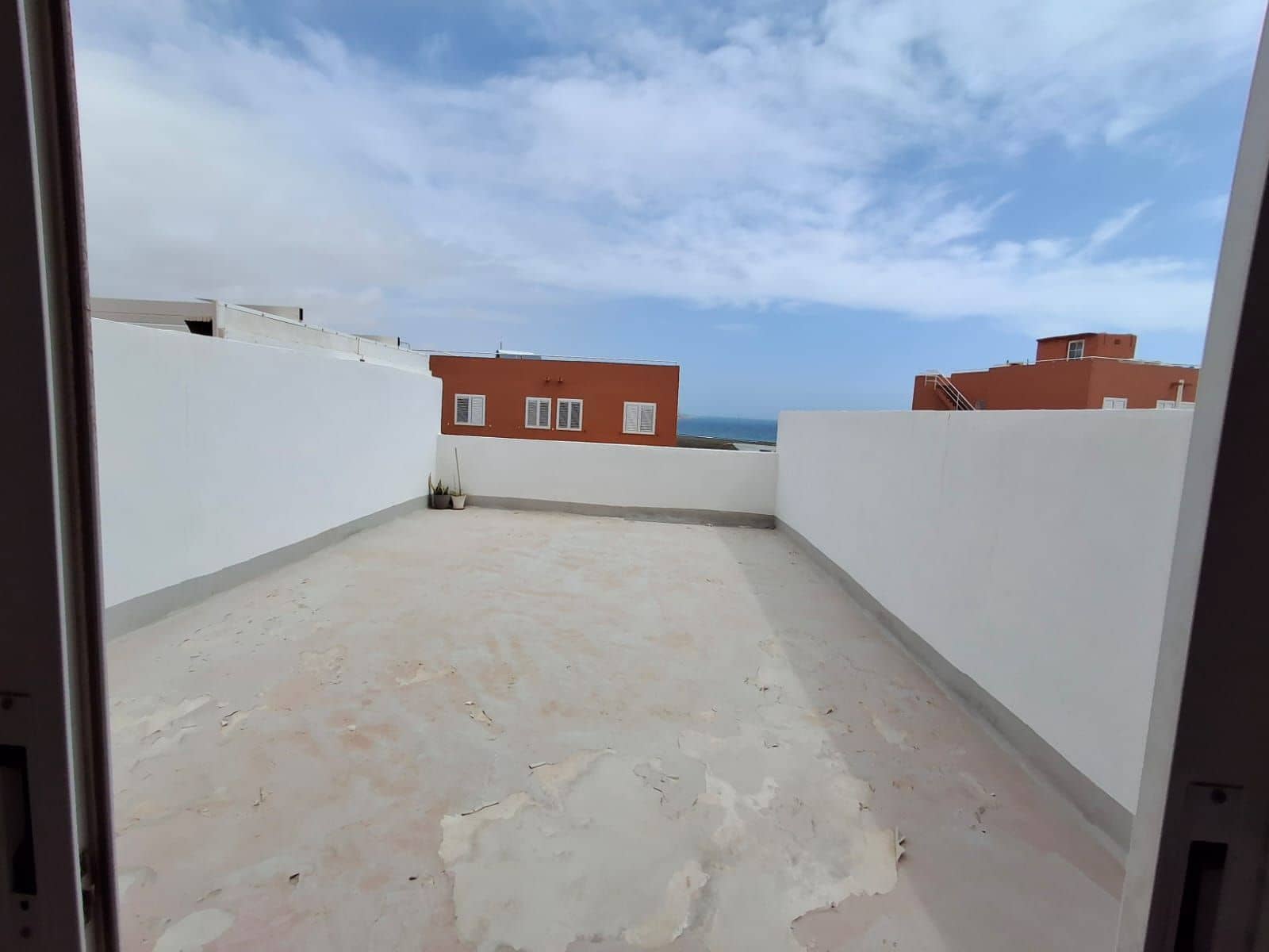 2 bedroom Semi-detached Villa for sale in Puerto del Rosario - € 225,000 (Ref: 9845069)