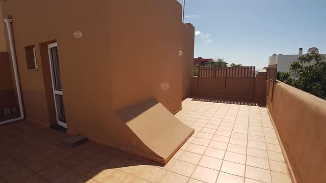 3 soveværelse Byhus til salg i Corralejo, La Oliva med garage - € 310.000 (Ref: 9877984)