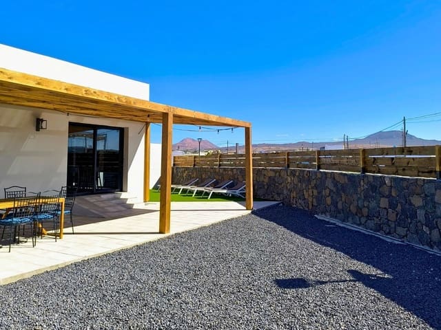 3 bedroom Villa for sale in Lajares, La Oliva - € 1,100,000 (Ref: 9877985)