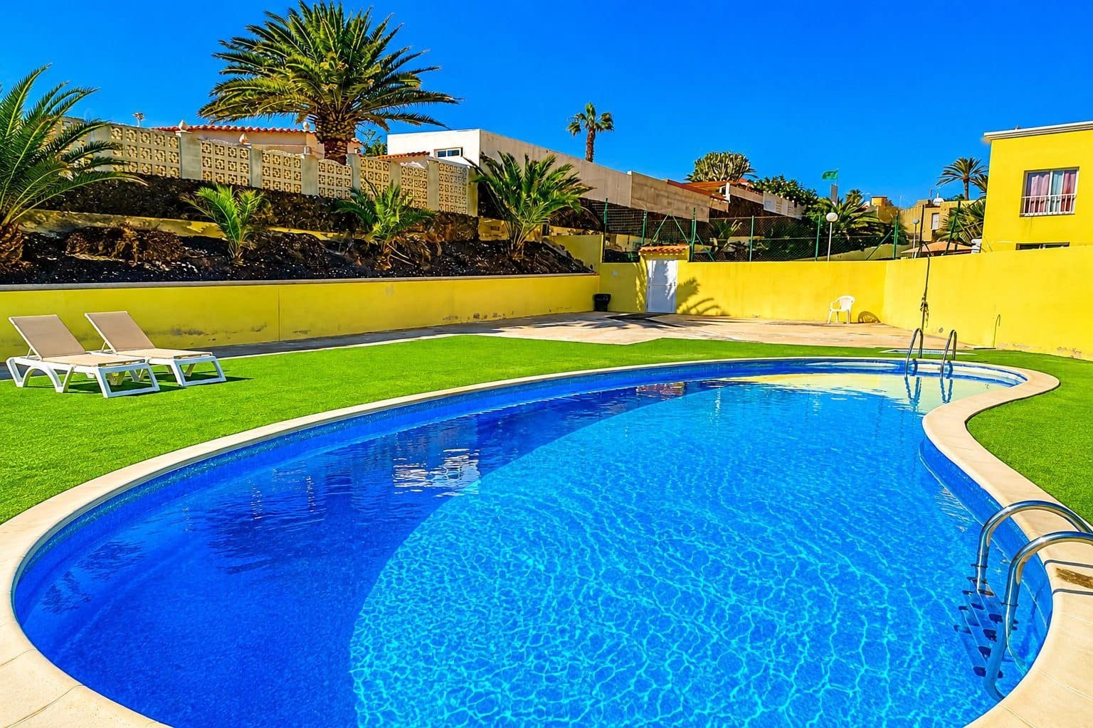 2 bedroom Flat for sale in Costa Calma with pool - € 229,000 (Ref: 9889900)