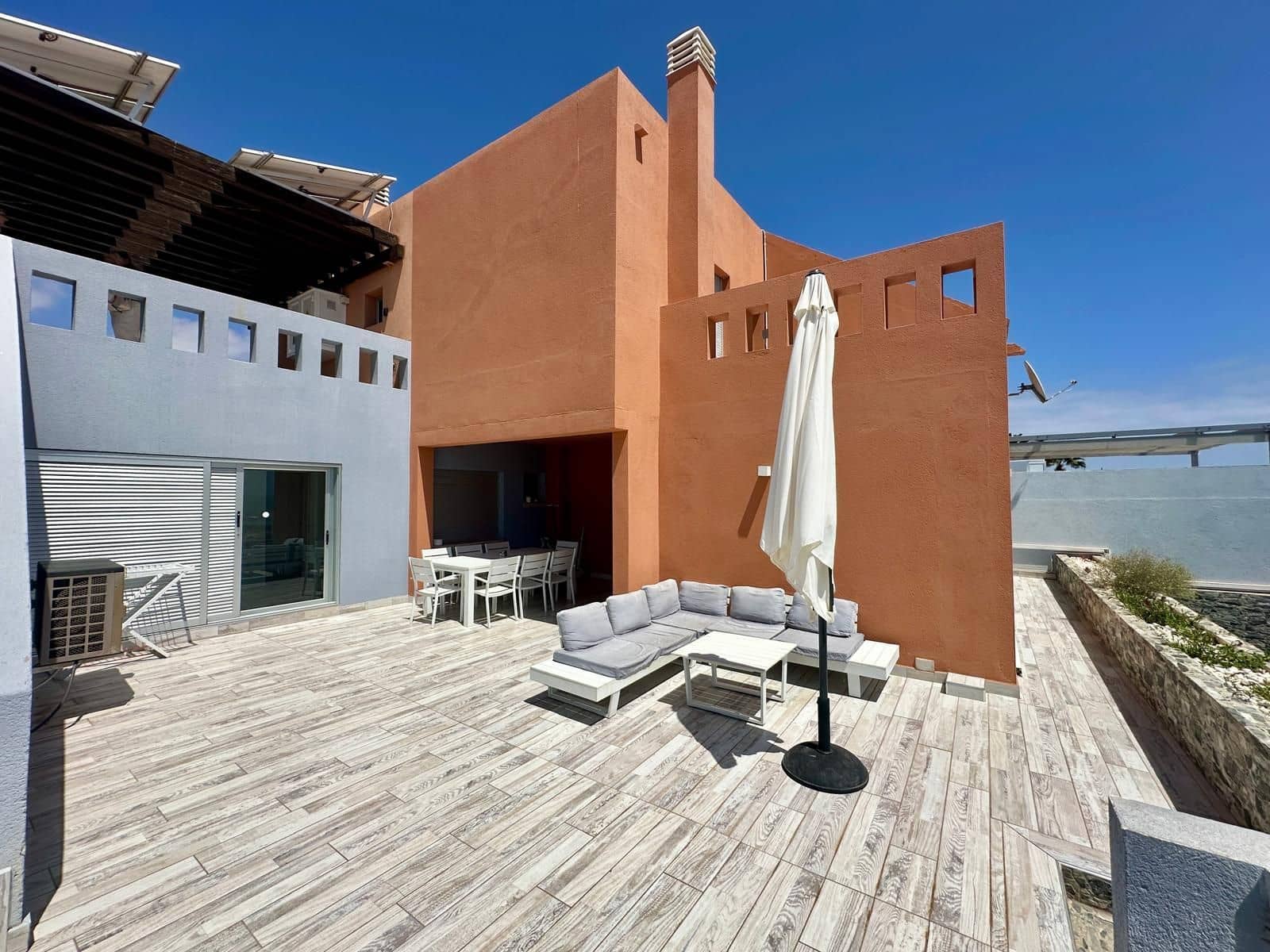 5 chambre Villa/Maison à vendre à Antigua - 655 000 € (Ref: 9939470)