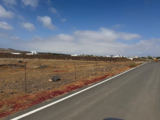 Rakentamaton maa myytävänä paikassa Lajares, La Oliva - 485 000 € (Ref: 9953795)