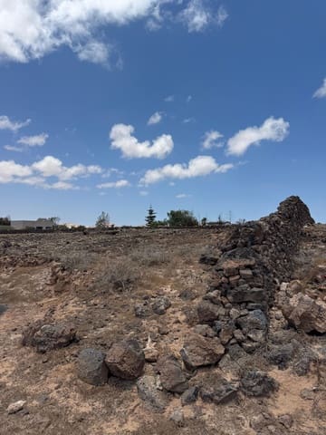 Grond te koop in Lajares, La Oliva - € 485.000 (Ref: 9953795)