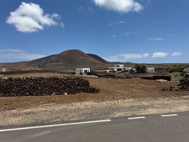 Grond te koop in Lajares, La Oliva - € 485.000 (Ref: 9953795)