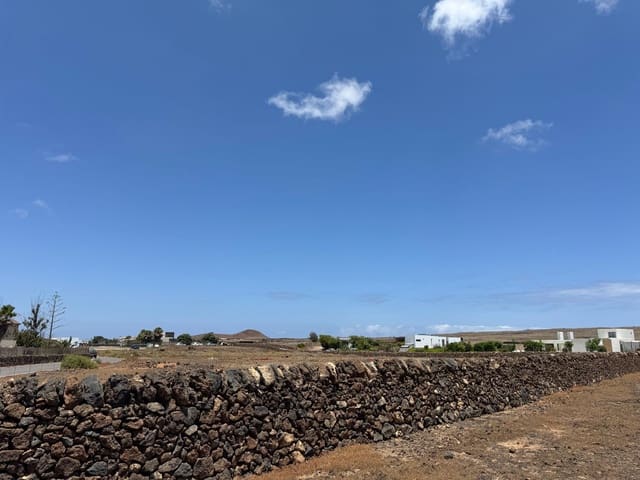 Grond te koop in Lajares, La Oliva - € 485.000 (Ref: 9953795)