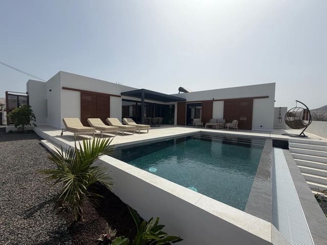 3 quarto Moradia para venda em El Roque, La Oliva - 1 100 000 € (Ref: 9998126)