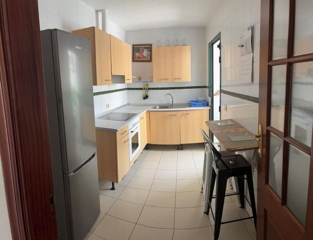 2 soveværelse Lejlighed til salg i Puerto del Rosario - € 160.000 (Ref: 9998128)