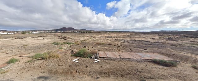 Mark till salu i Lajares, La Oliva - 230 000 € (Ref: 9999542)