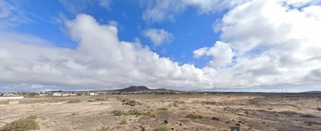 Mark till salu i Lajares, La Oliva - 230 000 € (Ref: 9999542)
