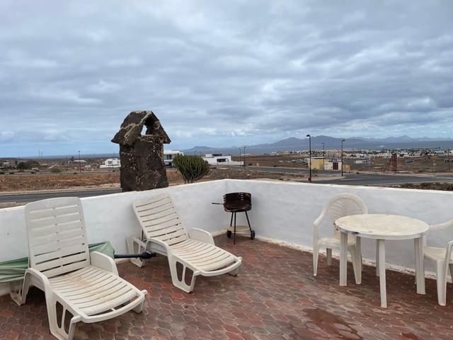6 soveværelse Villa til salg i Corralejo, La Oliva - € 1.200.000 (Ref: 8122217)