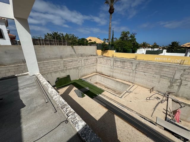3 sypialnia Willa na sprzedaż w Corralejo, La Oliva z garażem - 499 000 € (Ref: 8122234)
