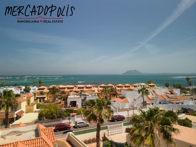 5 sovrum Villa till salu i Corralejo, La Oliva med pool garage - 1 780 000 € (Ref: 8169519)