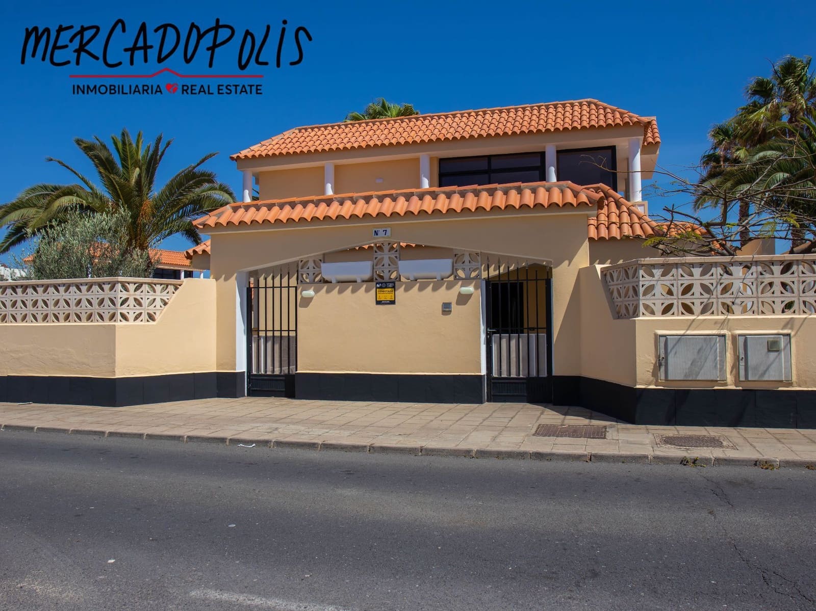5 soveværelse Villa til salg i Corralejo med swimmingpool garage - € 1.780.000 (Ref: 8169519)