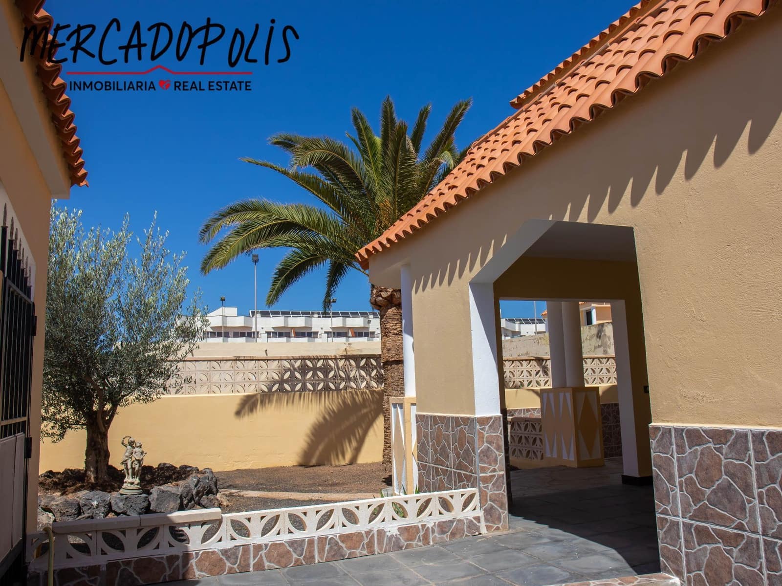 5 soveværelse Villa til salg i Corralejo med swimmingpool garage - € 1.780.000 (Ref: 8169519)