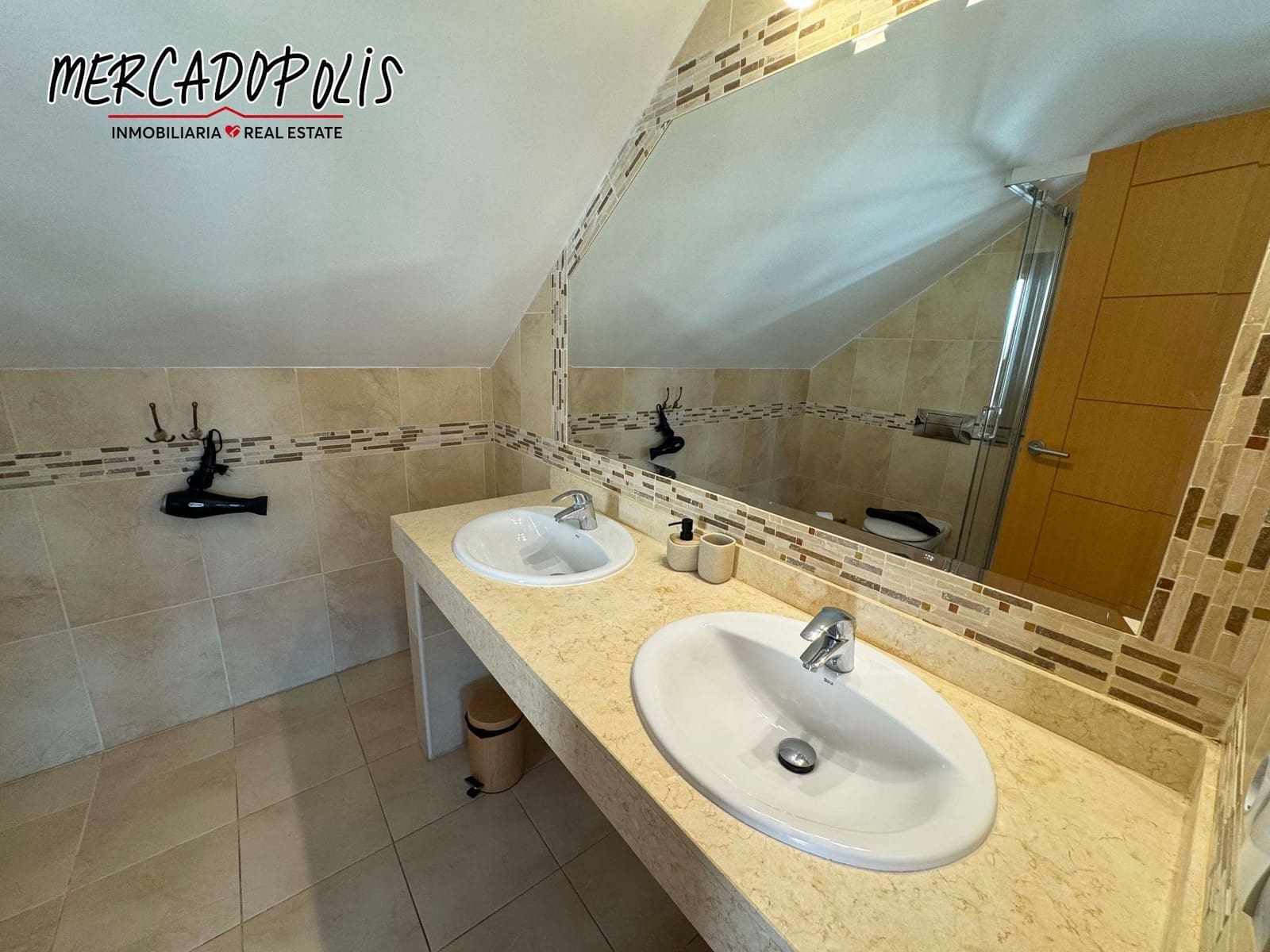 4 soveværelse Villa til salg i Corralejo med swimmingpool - € 499.000 (Ref: 8505550)