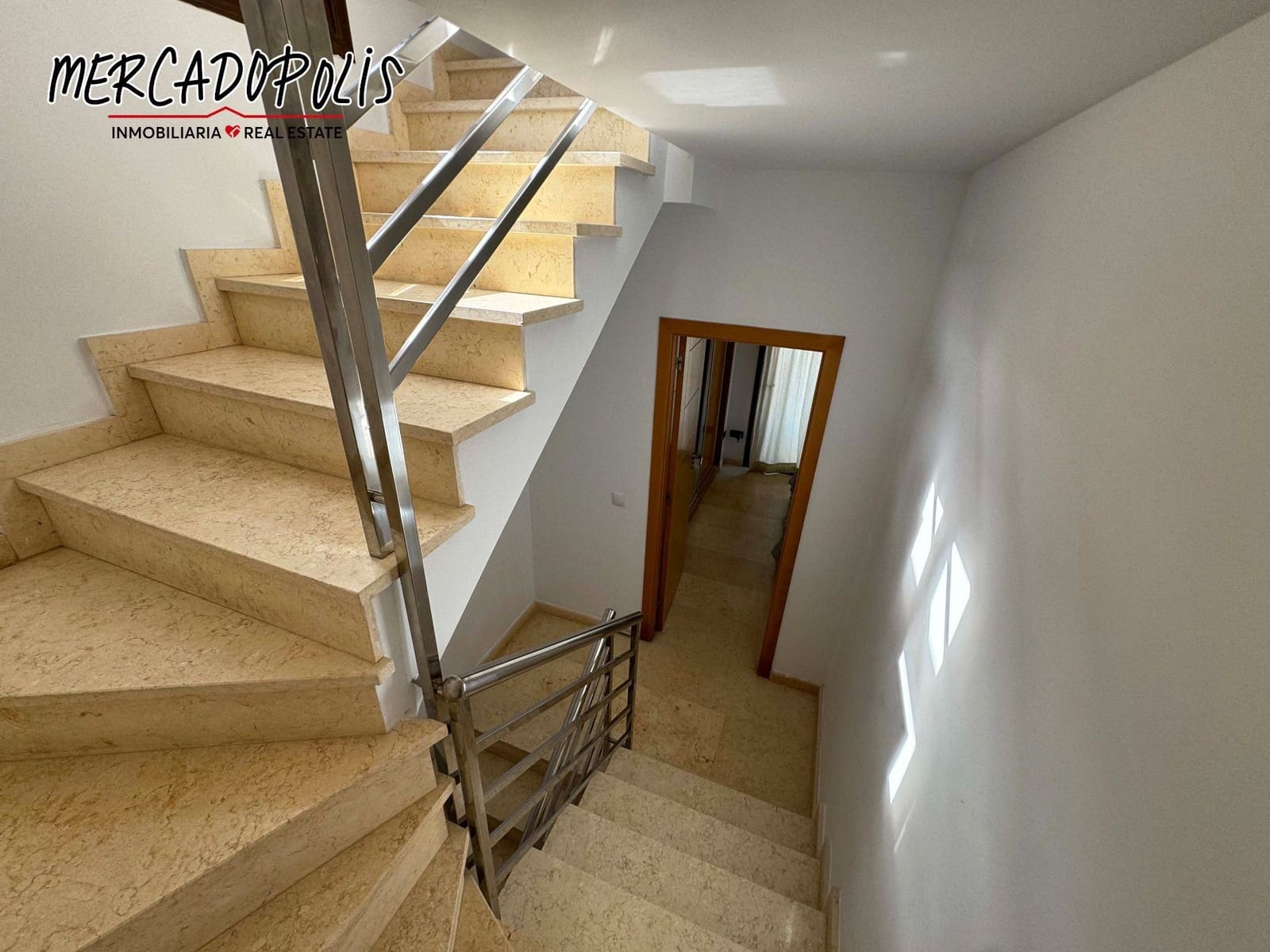 4 soveværelse Villa til salg i Corralejo med swimmingpool - € 499.000 (Ref: 8505550)