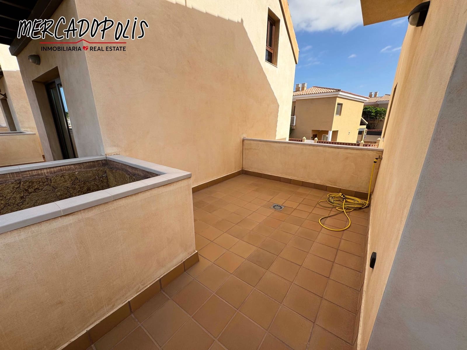 4 soveværelse Villa til salg i Corralejo med swimmingpool - € 499.000 (Ref: 8505550)