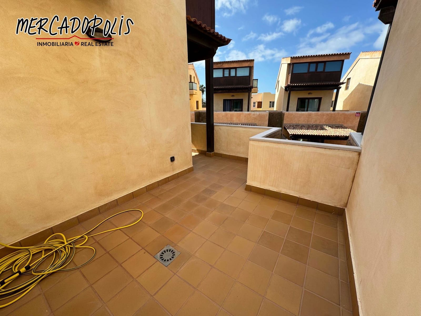 4 soveværelse Villa til salg i Corralejo med swimmingpool - € 499.000 (Ref: 8505550)