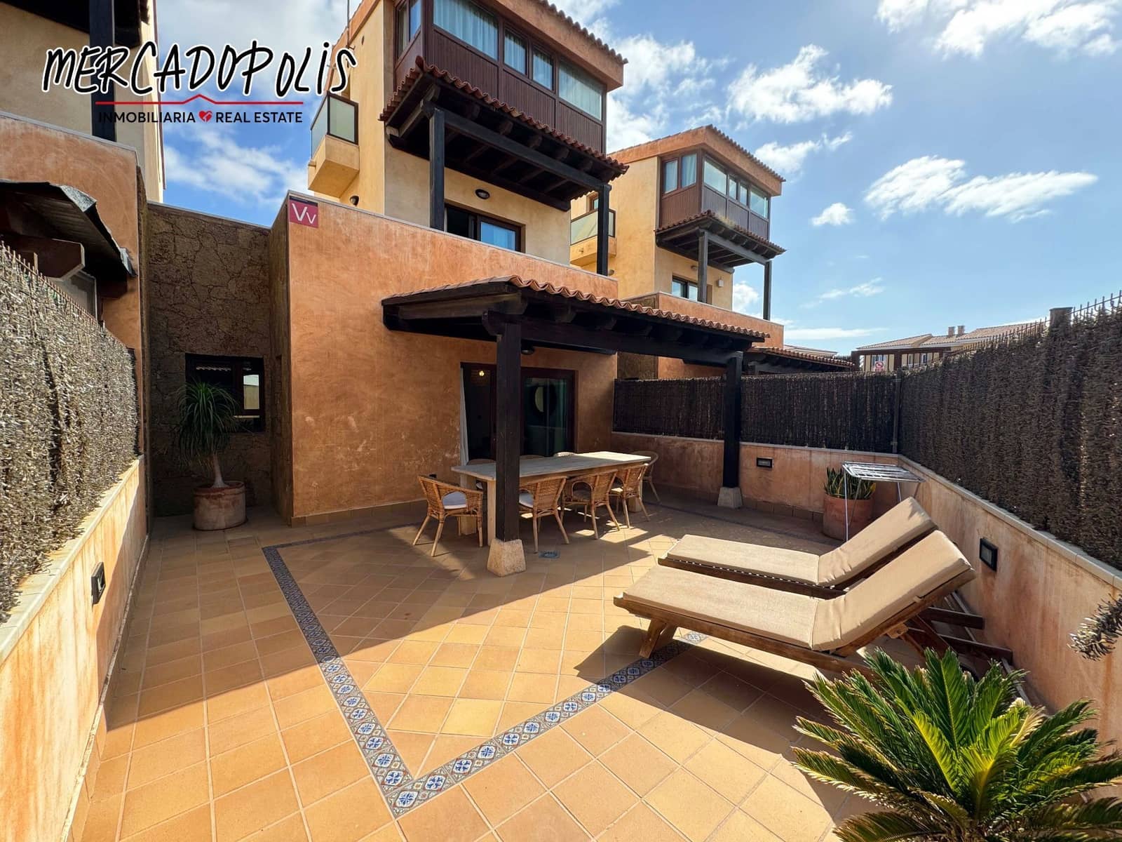 4 soveværelse Villa til salg i Corralejo med swimmingpool - € 499.000 (Ref: 8505550)