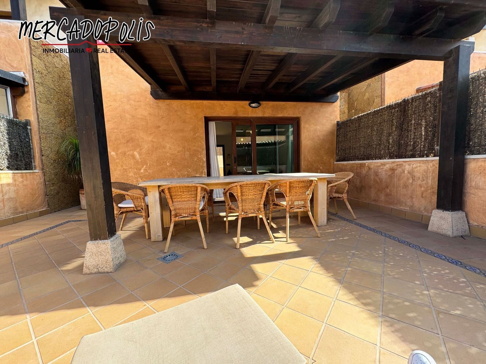 4 soveværelse Villa til salg i Corralejo med swimmingpool - € 499.000 (Ref: 8505550)