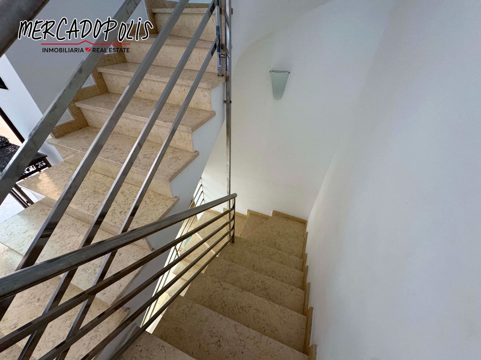 4 soveværelse Villa til salg i Corralejo med swimmingpool - € 499.000 (Ref: 8505550)