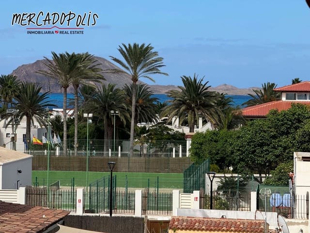 4 quarto Moradia para venda em Corralejo, La Oliva com piscina - 499 000 € (Ref: 8505550)