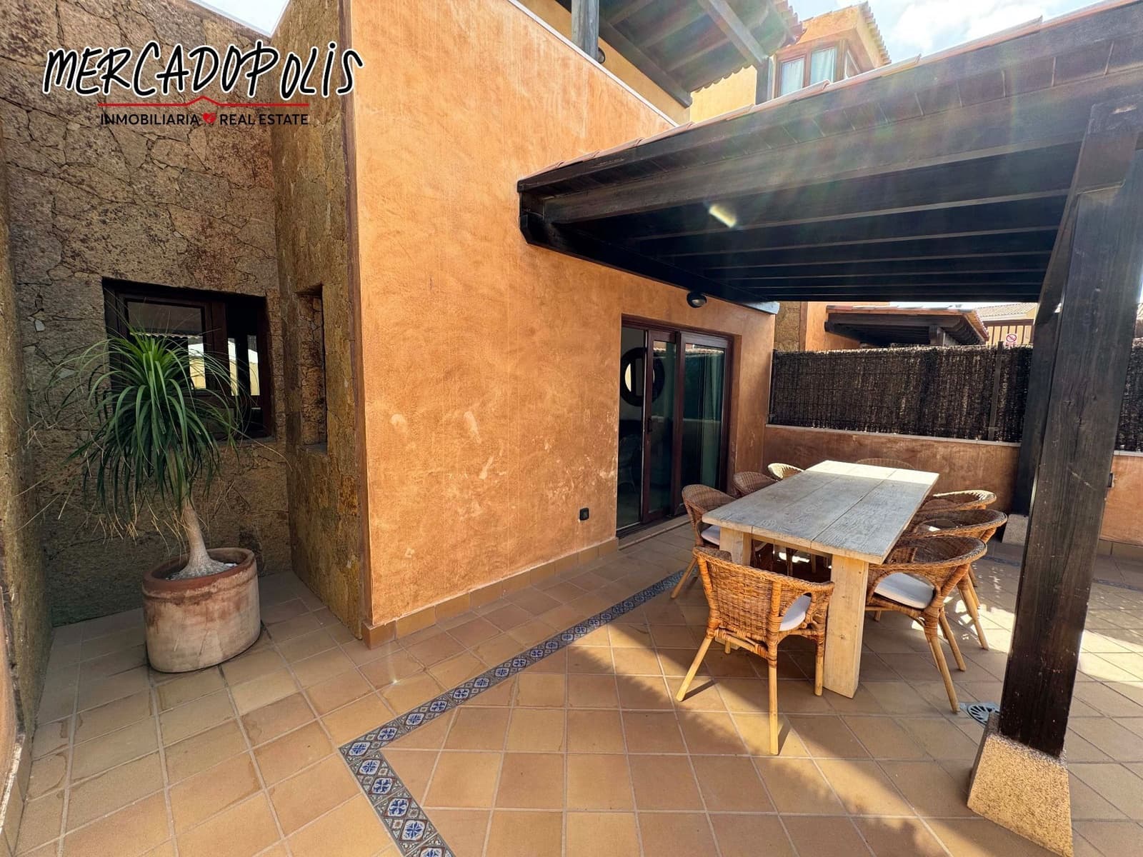 4 soveværelse Villa til salg i Corralejo med swimmingpool - € 499.000 (Ref: 8505550)